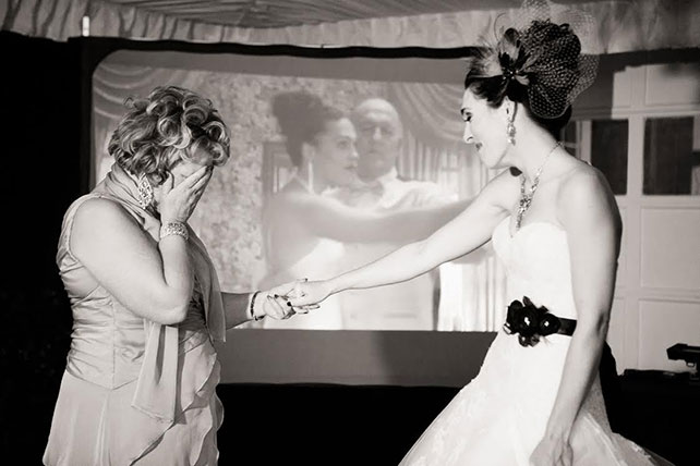 Свадебные фотографии молодожёнов с мамами, свадебное фото невесты с мамой