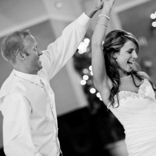 Танцуют все: 40 лучших треков для свадьбы