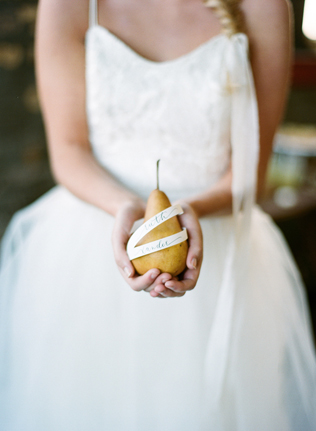 Сезон открыт: яблоки и груши для осенней свадьбы 