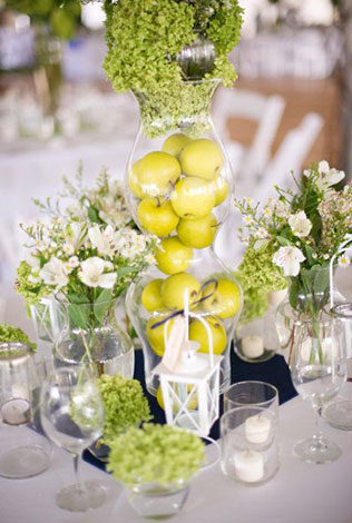 яблоки в декоре свадьбы, композиция на стол