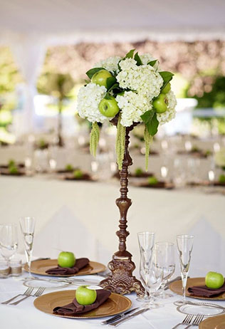 яблоки в декоре свадьбы, композиция на стол