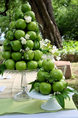 яблоки в декоре свадьбы, композиция на стол