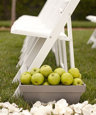 яблоки в декоре церемонии