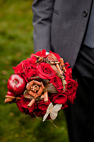 яблоки в декоре свадьбы, букет невесты