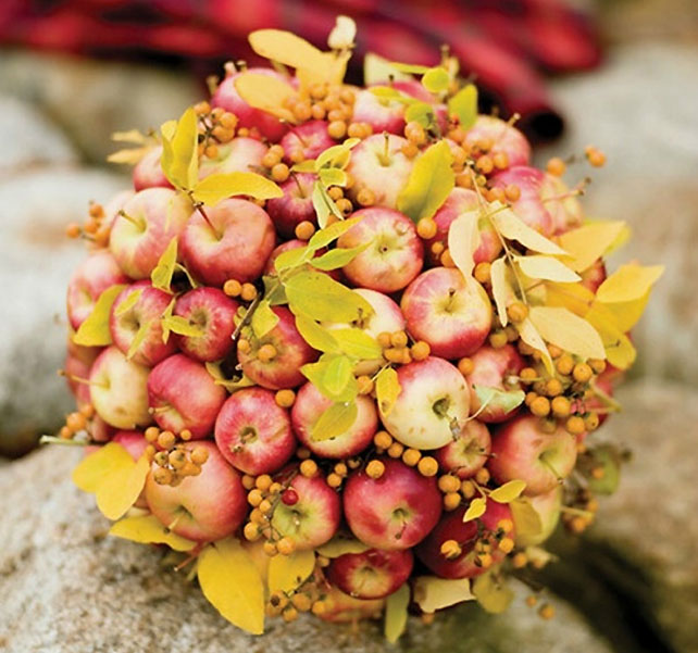 яблоки в декоре свадьбы, букет невесты