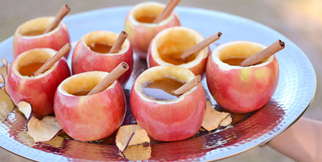 торт и сладкий стол из яблок, яблоки в декоре свадьбы