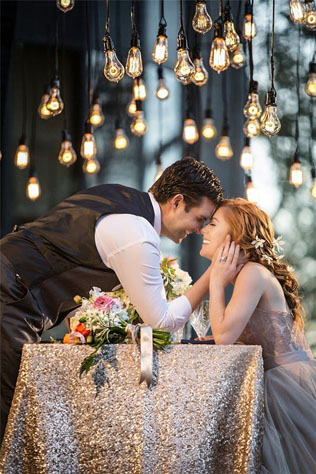 Да будет свет: 36 идей для красивой свадьбы 