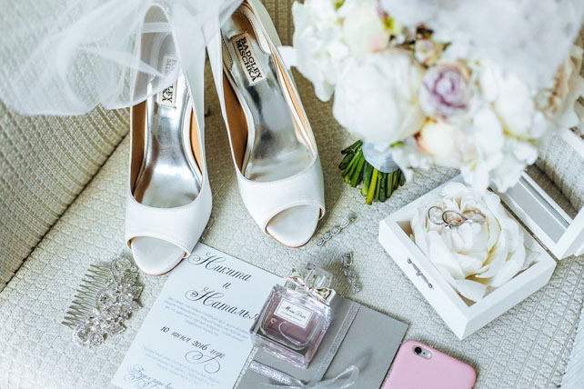 Стекла, зеркала и мимолетные искры 