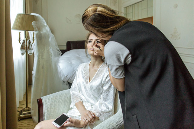 Стекла, зеркала и мимолетные искры 