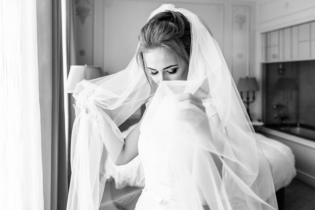 Стекла, зеркала и мимолетные искры 