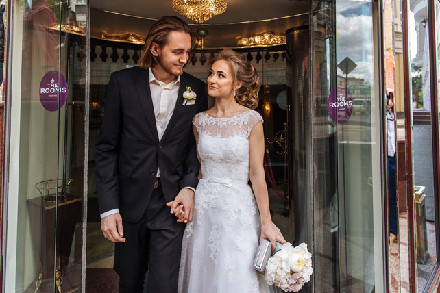 Стекла, зеркала и мимолетные искры 