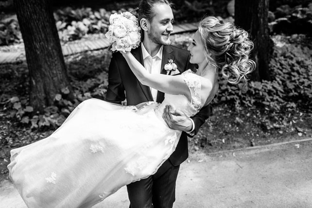 Стекла, зеркала и мимолетные искры 