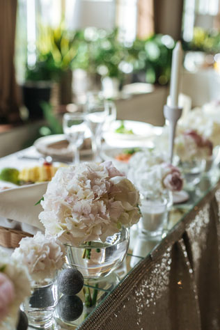 Стекла, зеркала и мимолетные искры 