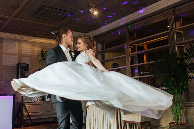 Стекла, зеркала и мимолетные искры 