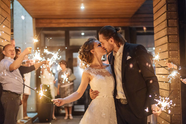 Стекла, зеркала и мимолетные искры 