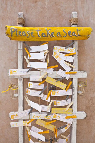 Свадьба в жёлтом цвете, план рассадки гостей