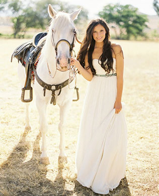 Животные на свадьбе - лошадь