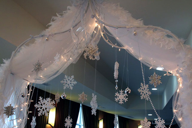 зимняя свадебная арка