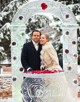 зимняя свадебная арка