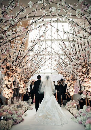 зимняя свадебная арка