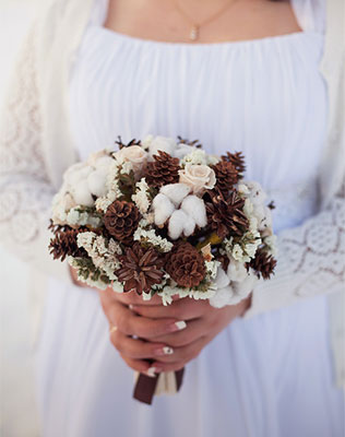 зимний букет невесты с шишками