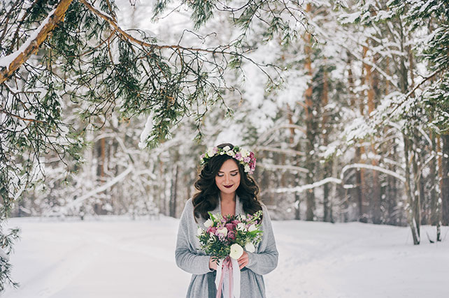 Зимняя прогулка невесты в лесу, образ невесты