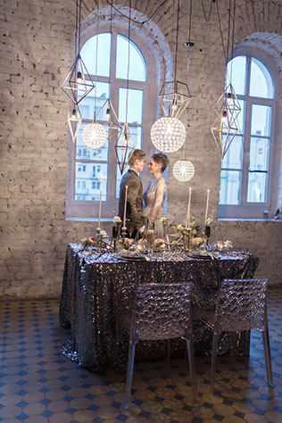 Ледяная геометрия: свадебная фотосессия в студии, жених и невеста