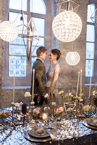 Ледяная геометрия: свадебная фотосессия в студии, жених и невеста