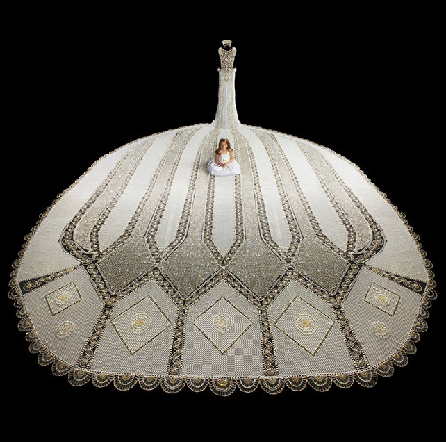 Свадебное платье из бисера от дизайнера Гейл Би