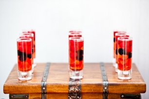 Напитки на свадьбе красные