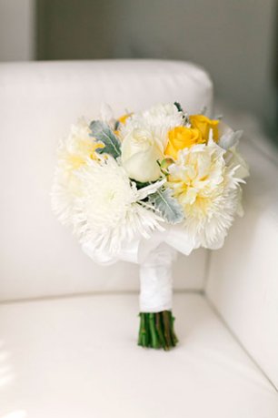 Серо-желтая свадьба, букет невесты