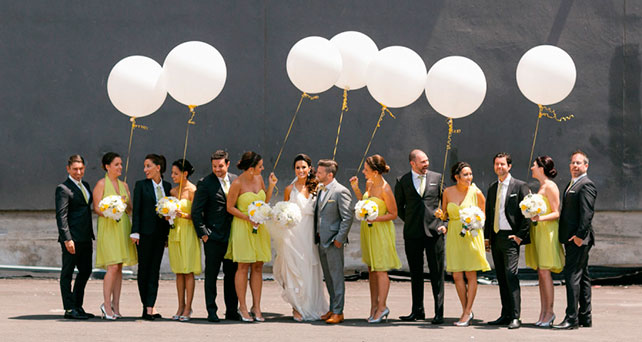 Серо-желтая свадьба, фотосессия с шарами