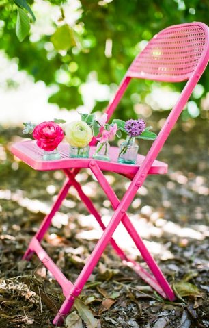 Стул для фотосессии яркий розовый