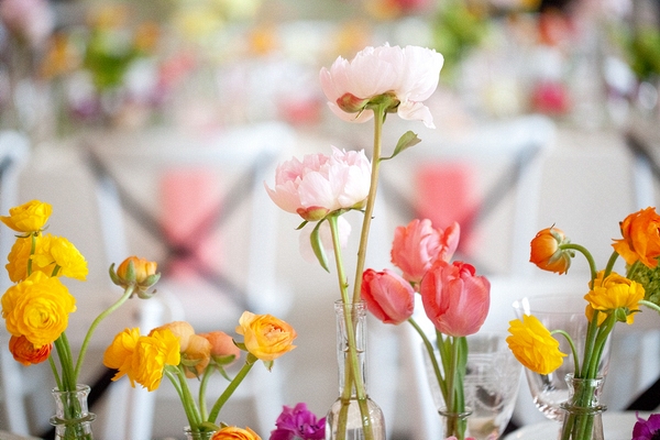 Цветы в декоре стола