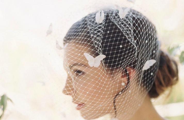 Вуалетка с декоративными бабочками - аксессуар для прически невесты