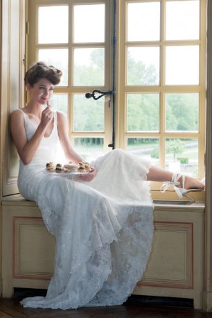 Длинное свадебное платье из кружева