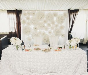 Белоснежная свадьба, стол молодоженов