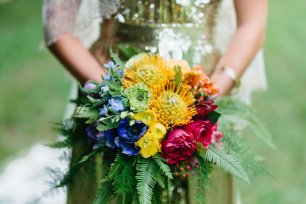 Букет невесты цветной