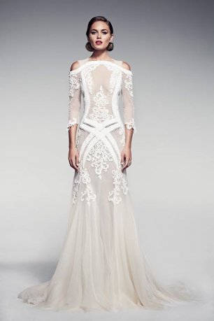 Полупрозрачное платье невесты