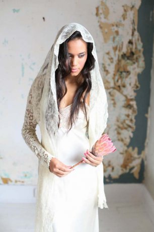 Винтажная фата в образе невесты