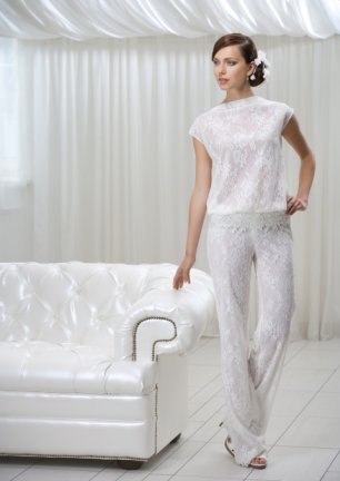 Кружевной костюм для невесты