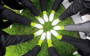 Зеленые носки у друзей жениха
