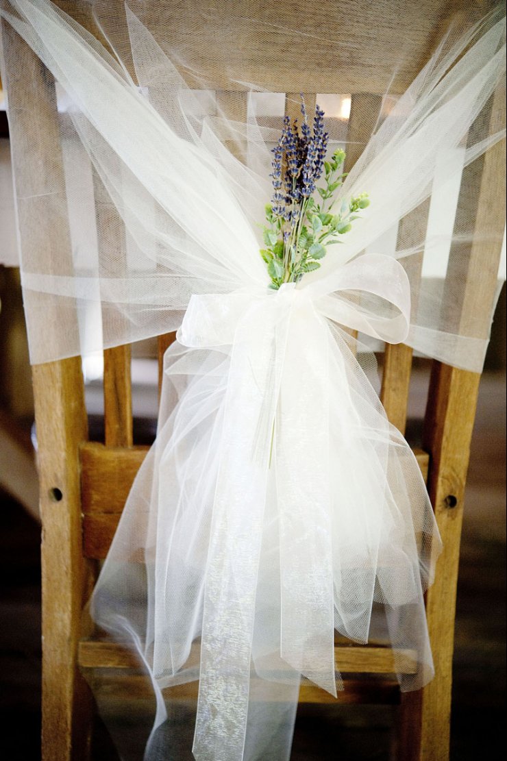 Украшение стульев на свадьбу: таблички «Жених» и «Невеста»