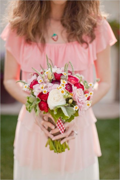 Букет подружки невесты с полевыми цветами