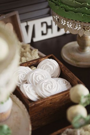 Свадьба в стиле эко-шик, сладкий стол