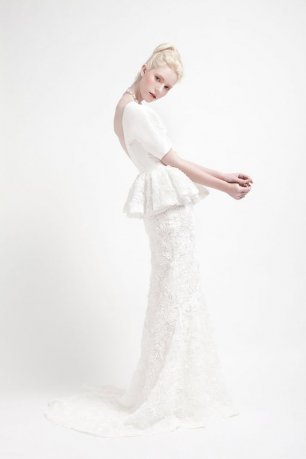 Платье невесты с баской