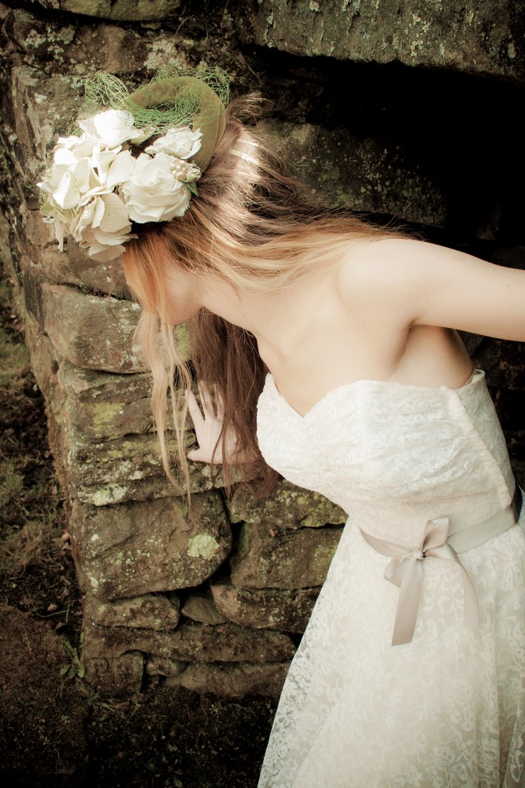 Аксессуар для прически невесты - цветы на шляпке