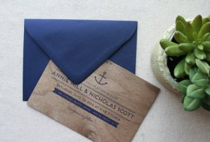 Приглашения на деревянной дощечке