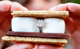 Кольцо в сладком сендвиче