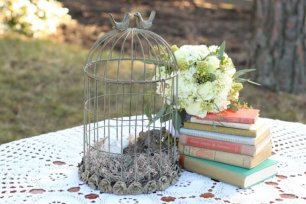 Деталь свадебной фотосессии - клетка